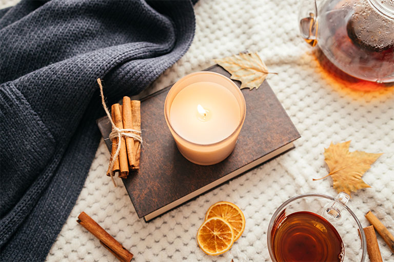 How to Test Fragrance Oils in Small Candle Batches Before Scaling Up