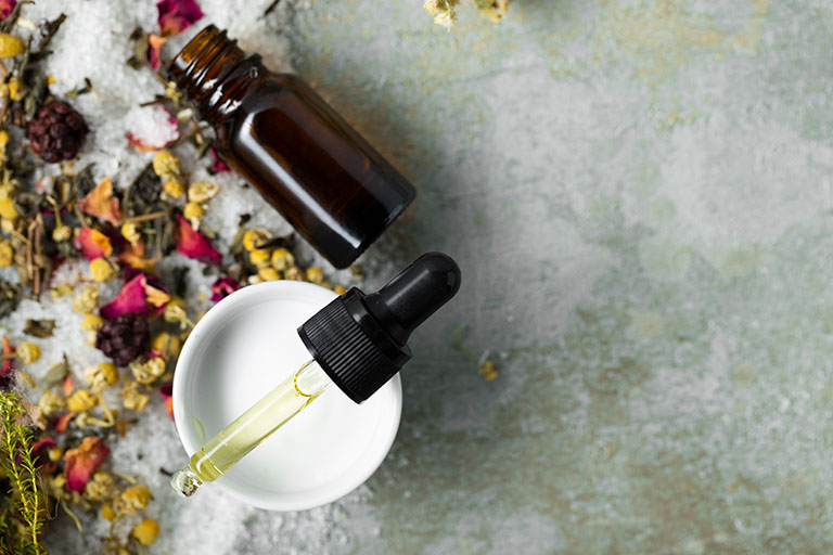 Essential Oils vs. Candle Scent Oils: What’s the Difference?